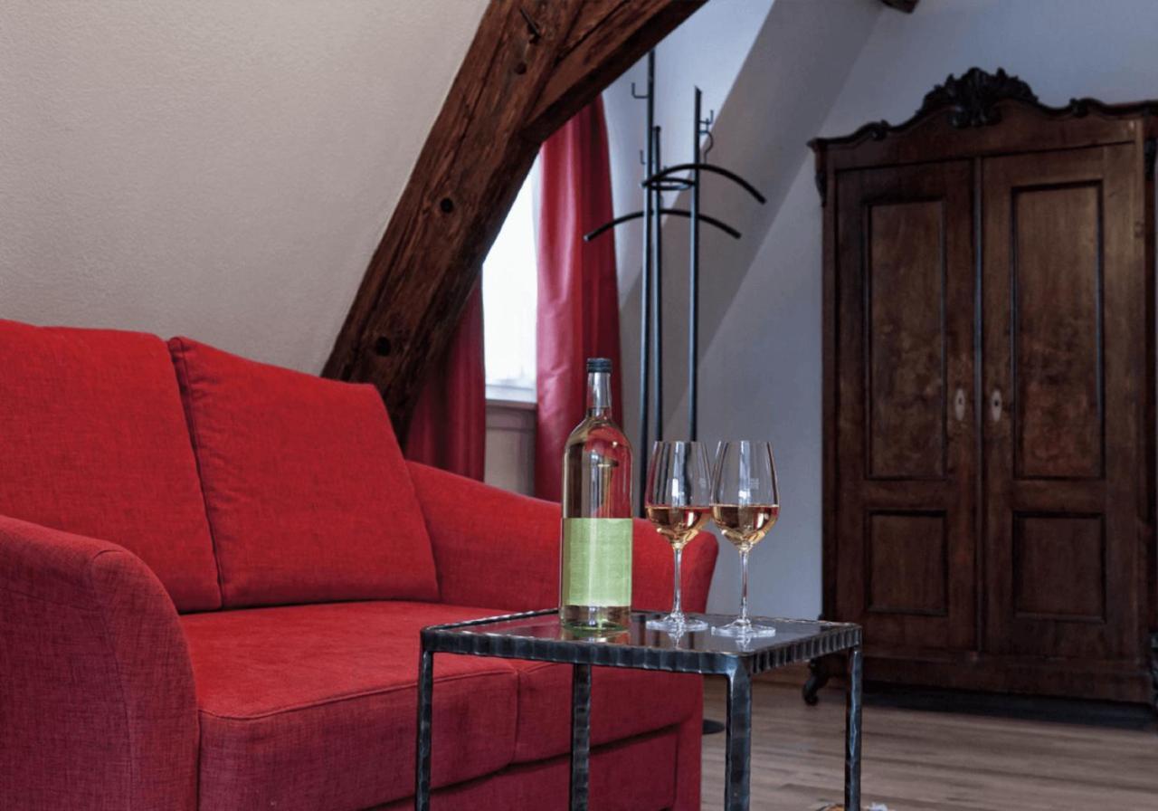 Gasthof Zum Schwan Sommerach Exterior photo